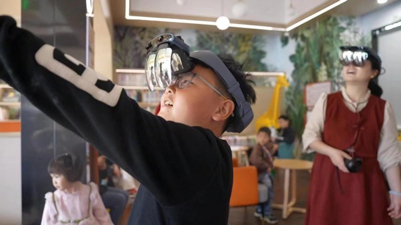 让小镇孩子进入元宇宙时代——嘉兴元宇宙阅读体验馆大桥、王店分馆揭幕(图3)